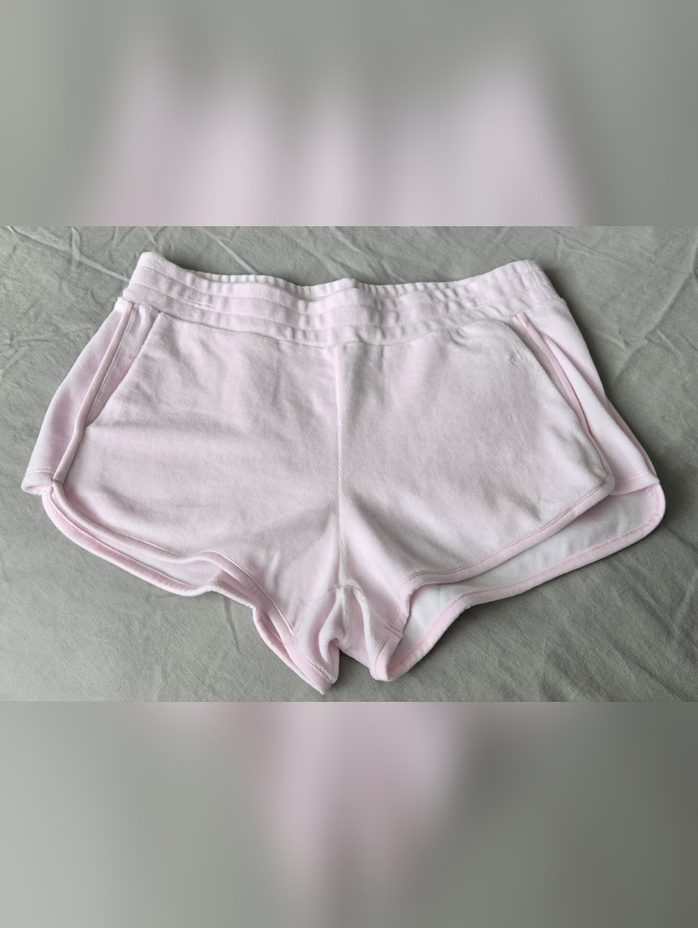Juicy Couture Velour 'DUMP HIM' Scalloped Shorts In Soft Glow Pink S - Picture 2 of 11
